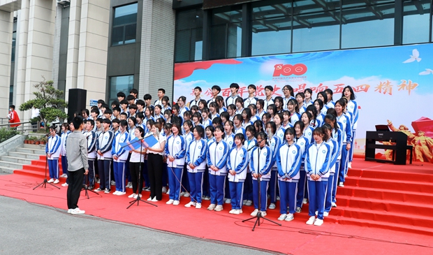 信息工程系學生.jpg